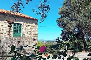 2Br Serra da Estrela Escape-cheese & Wine, Parking