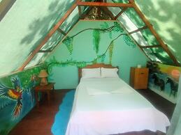 Pirate Drake Beach Hostel