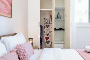 Olympus Stylish 2-BR Apt in Larnaca