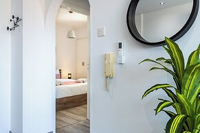 Olympus Stylish 2-BR Apt in Larnaca