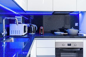 Olympus Stylish 2-BR Apt in Larnaca