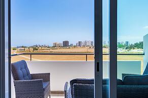 Olympus Stylish 2-BR Apt in Larnaca
