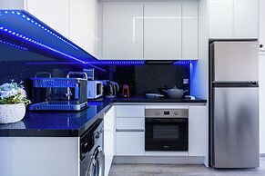 Olympus Stylish 2-BR Apt in Larnaca