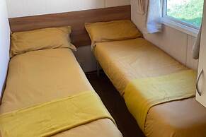 Challaborough bay Caravan, Sleeps 8, pet Friendly