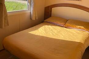 Challaborough bay Caravan, Sleeps 8, pet Friendly