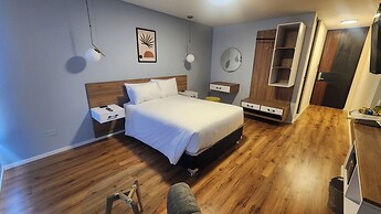 HUB HOTELS