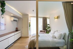 Beachside Chic Coastal Hideaway