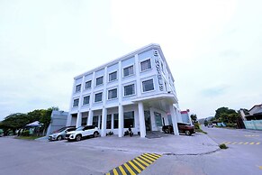 B Hotels Angeles City