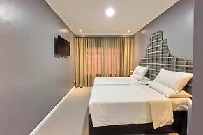 B Hotels Angeles City