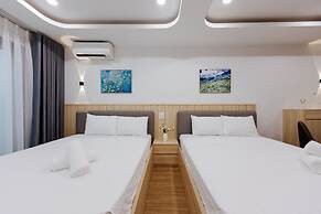 Wisteria Luxury Apartment