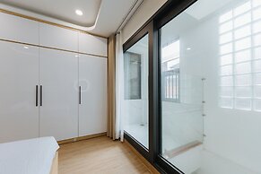 Wisteria Luxury Apartment
