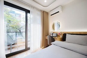 Wisteria Luxury Apartment