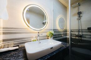 Wisteria Luxury Apartment
