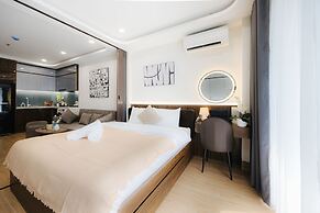 Wisteria Luxury Apartment