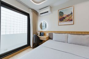 Wisteria Luxury Apartment
