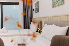 Wisteria Luxury Apartment
