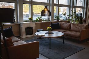 Postmaster Hotel