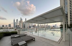 Manzil - Stylish 1BR in Emaar Beachfront