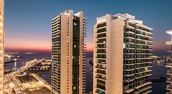 Manzil - Stylish 1BR in Emaar Beachfront