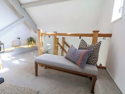 1 Chapel Place