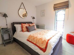 1 Chapel Place