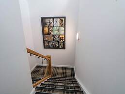 1 Chapel Place