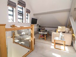 1 Chapel Place