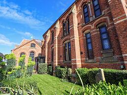 1 Chapel Place