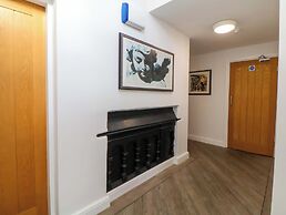 1 Chapel Place