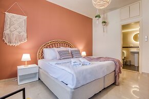 Vinyl 3-Bedroom Apartment in Zouk Mikael