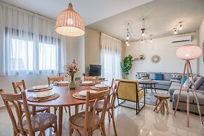 Vinyl 3-Bedroom Apartment in Zouk Mikael