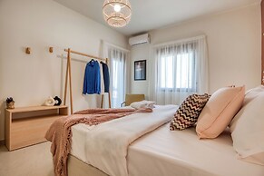 Vinyl 3-Bedroom Apartment in Zouk Mikael