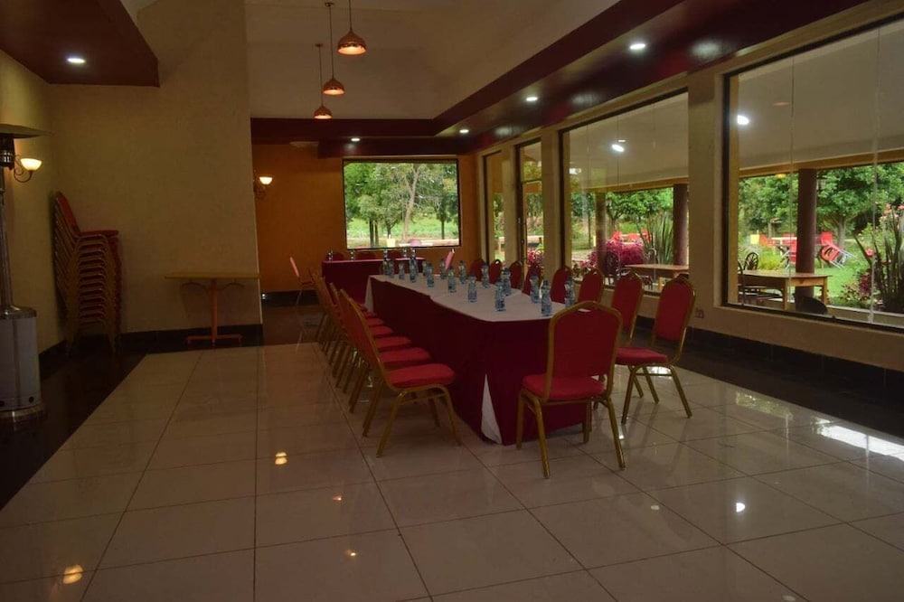Lee Njiru Resort
