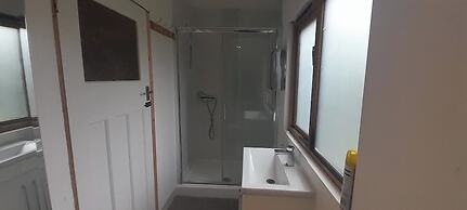 4 Guests - Pet Friendly - 13 min to the Beach