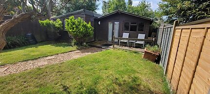 4 Guests - Pet Friendly - 13 min to the Beach