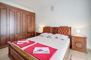 Seabreeze Apartments With Jacuzzi