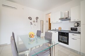 Seabreeze Apartments With Jacuzzi