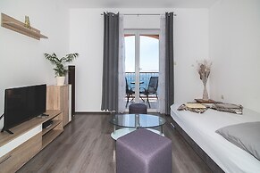 Seabreeze Apartments With Jacuzzi