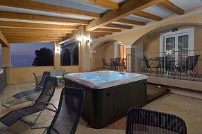 Seabreeze Apartments With Jacuzzi