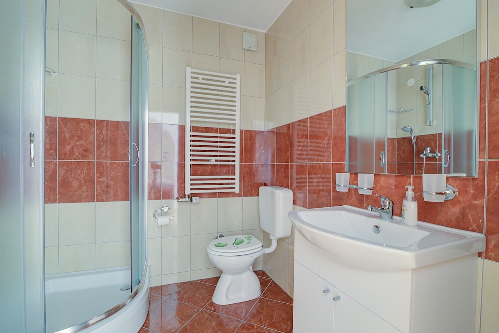 Seabreeze Apartments With Jacuzzi