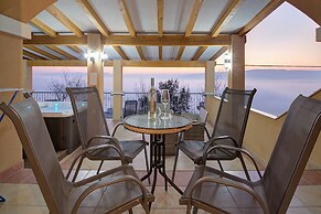 Seabreeze Apartments With Jacuzzi