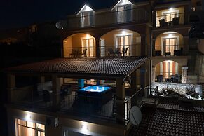 Seabreeze Apartments With Jacuzzi