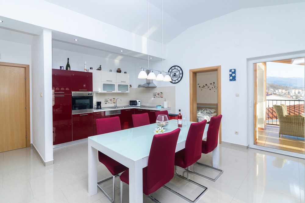 Seabreeze Apartments With Jacuzzi