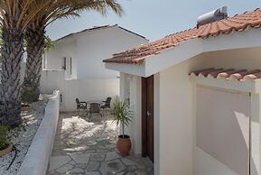 Phaedrus Living: Seaview Hilltop Maisonette