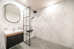 BROWN-DOT HOTEL