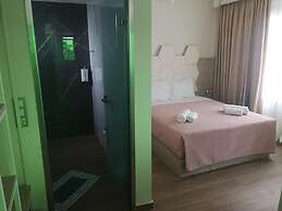 Amalia Deluxe Villas