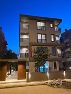 MEYDE PLUS SUITES