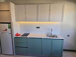 MEYDE PLUS SUITES