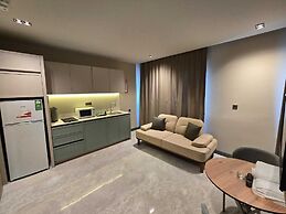 MEYDE PLUS SUITES