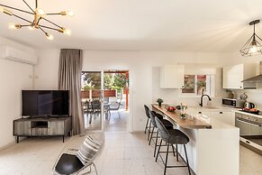 Larnaca Seaside Villa Marina 44